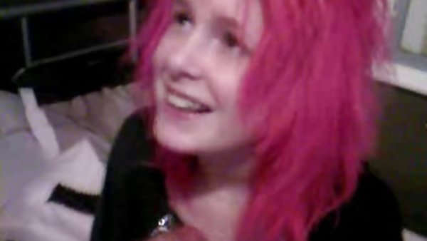 处女的阴蒂胸围裸体的男性的。 作弊的业余指标的论坛护送